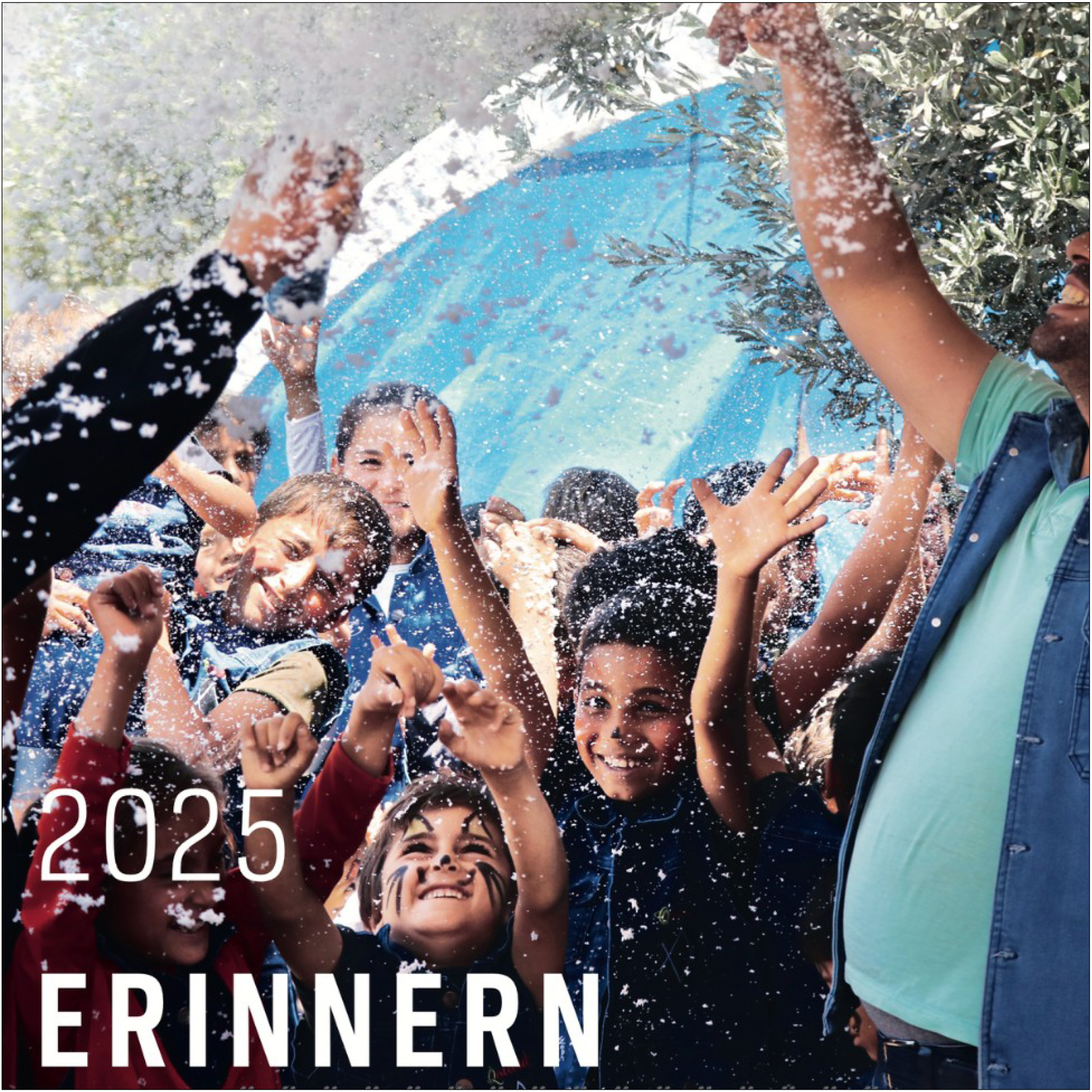 Wandkalender „Erinnern“ 2025 Diakonie Katastrophenhilfe