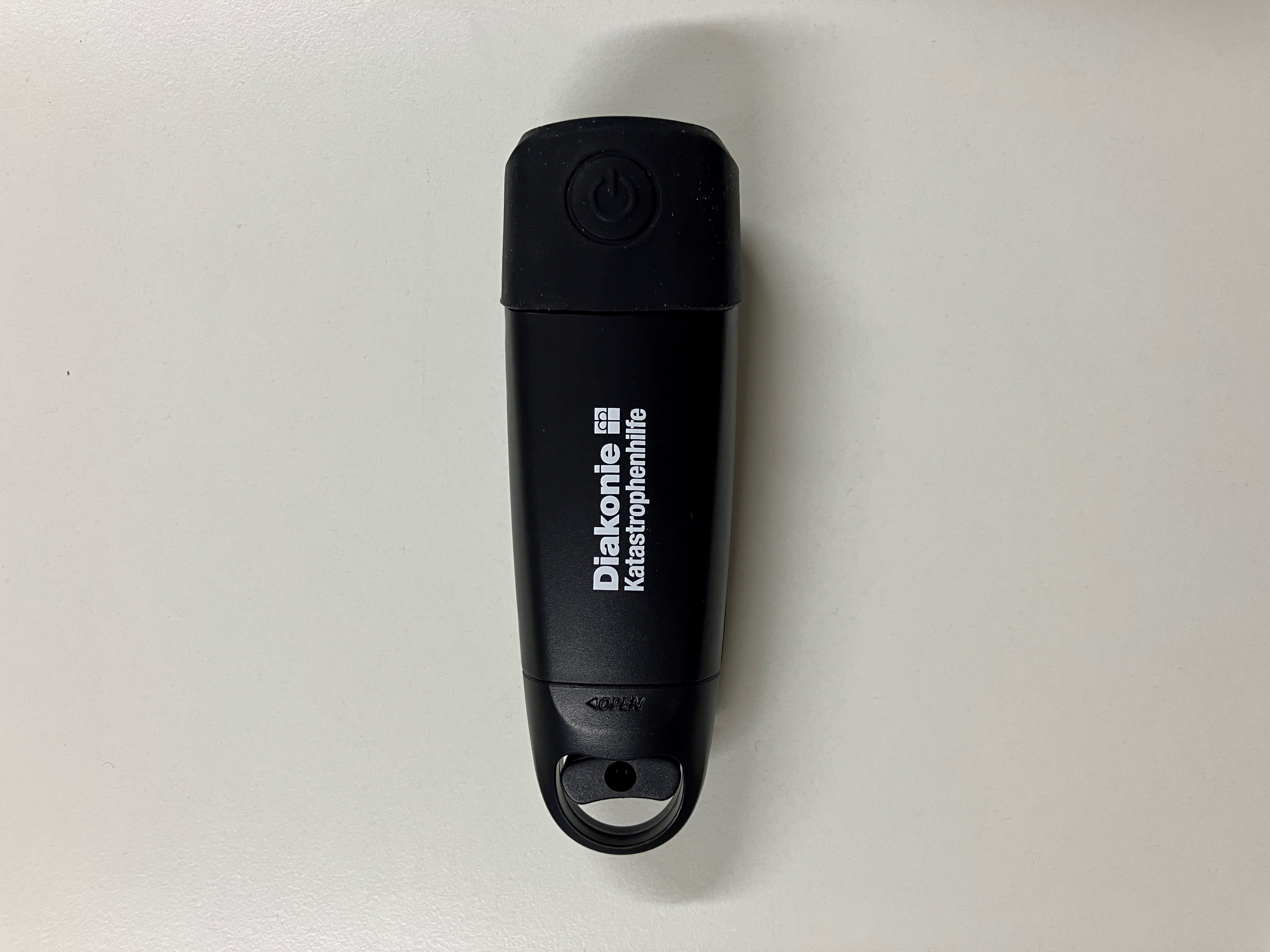 Hilfe im Dunkeln: USB-Taschenlampe mit Kurbel