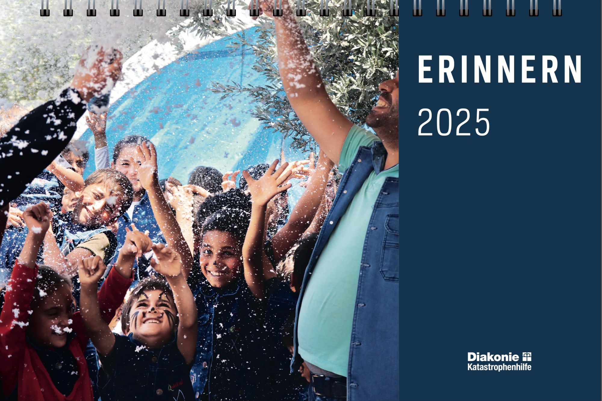 Tischkalender „Erinnern“ 2025 Diakonie Katastrophenhilfe